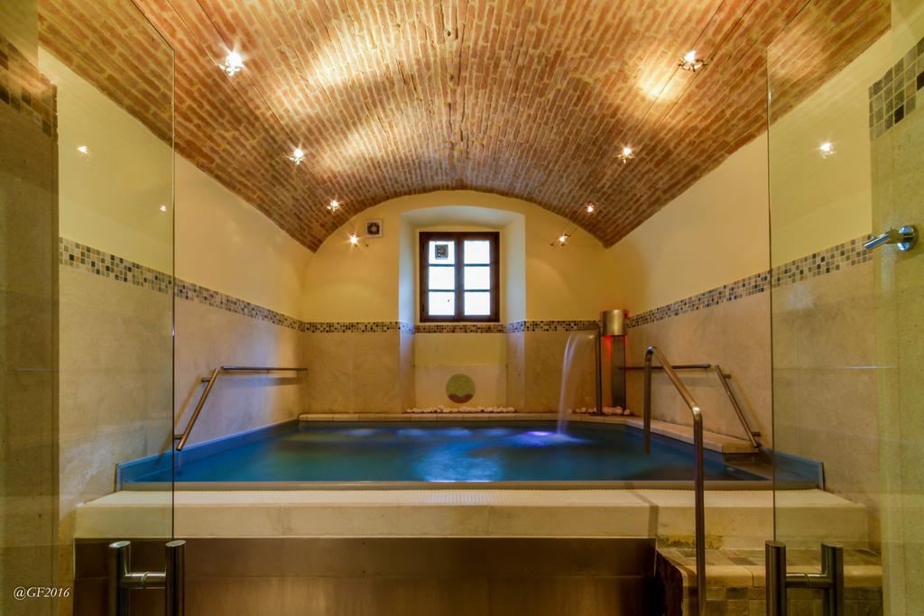San Pietro Sopra Le Acque Resort & Spa Massa Martana Buitenkant foto