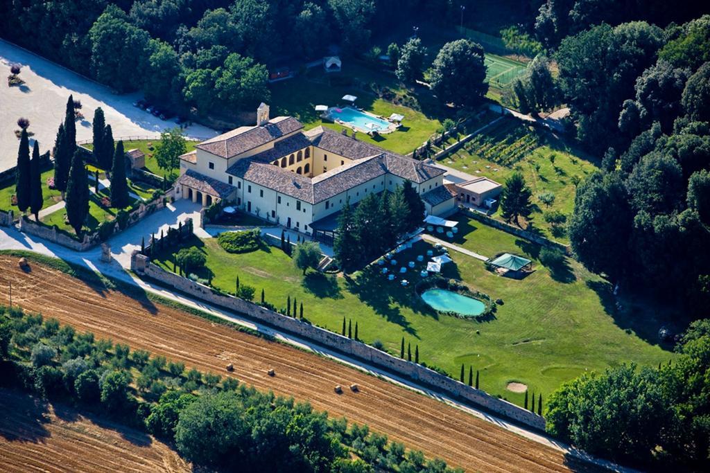 San Pietro Sopra Le Acque Resort & Spa Massa Martana Buitenkant foto
